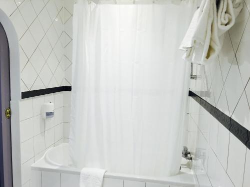 Hôtel Le Capitole - main image