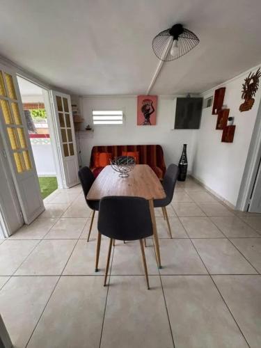 Appartement confortable à Sainte-Anne, 40 m², jardin (Appartement confortable a Sainte-Anne, 40 m², jardin) in Mare Gaillard