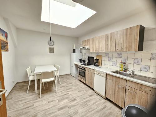 廚房, MR Living I moderne Apartments mit Einzelbetten, voll ausgestattete Kuche, WLAN, Parkplatz, ideal fu in 迪倫堡