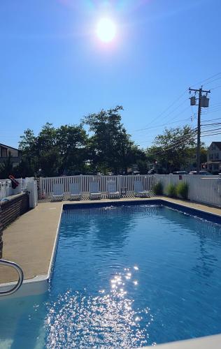 Pelican Point Motel