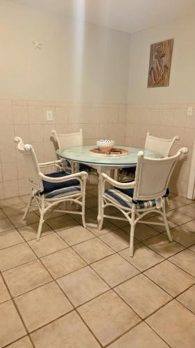 Pelican Point Motel