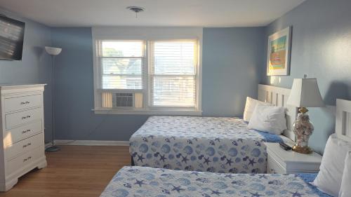 Pelican Point Motel - image 14