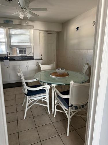 Pelican Point Motel