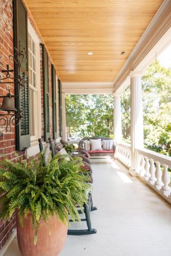 Bejárat, Ironclad Inn and Bourbon Room in Fredericksburg városközpont