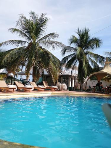 Hotel Tropical Inn in Tierra Bomba