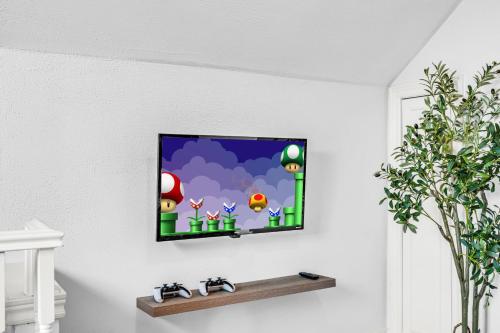 80's Retro Toronto Time Capsule - 2 Bedrooms - Toronto