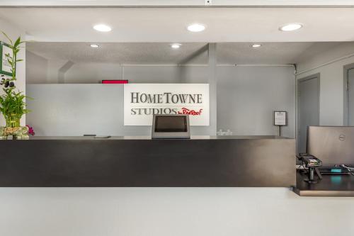 HomeTowne Studios and Suites by Red Roof Greensboro in Greensboro, USA
