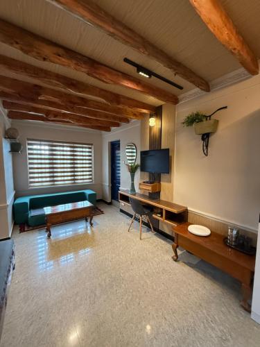 Attrezzature e servizi, Ganga's Sri Balaji Cottage in Ooty