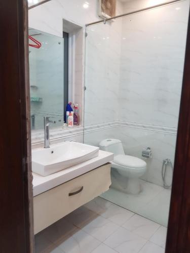 Shower, Cottage in Changla Gali - Secluded, Cozy Stay in Ayubia