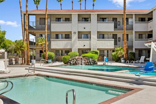 Days Inn & Suites by Wyndham Tempe - image 3