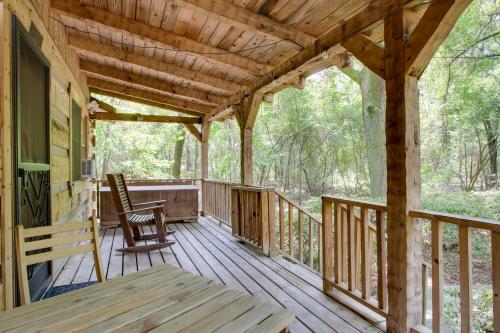 Golfers Getaway Hephzibah Home with Pool Access in โอลด์ ซาแวนนาห์