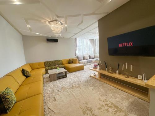 Grand appartement familial à 8 min de la plage espace & confort garantis ! (Grand appartement familial a 8 min de la plage espace & confort garantis !) in 레 아미칼레스