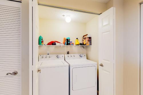 Beach Palms 309 - image 11