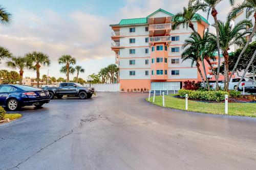Beach Palms 309 - image 6