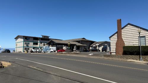 Seahorse Oceanfront Lodge - image 10