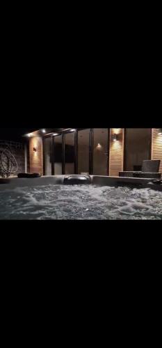 Manchester Oasis b&b near Heaton Park