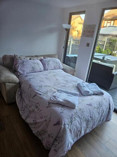 Manchester Oasis b&b near Heaton Park