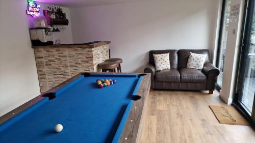 Manchester Oasis b&b near Heaton Park