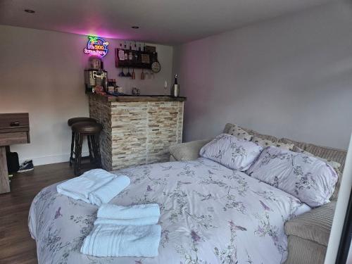 Manchester Oasis b&b near Heaton Park