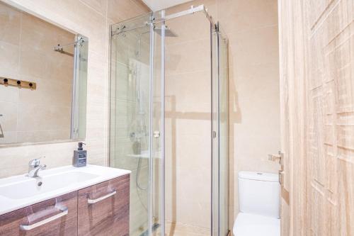 Chique & Stylish 2BR Apartment - Tanger Malabata - Fast WiFi, Tanger (Foto 11)