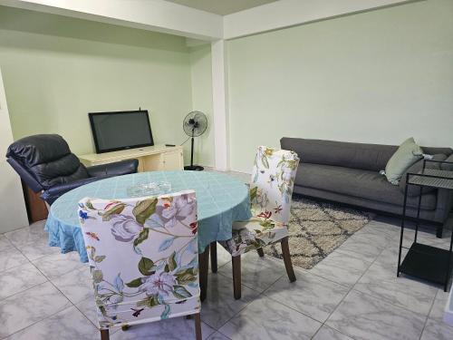 Elegant 2 Bedroom Near Roseau Morne Daniel in Canefield