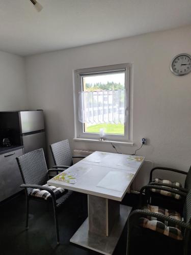 Ferienwohnung am Wald in Λένγκενφελντ