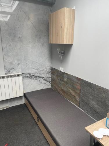 sciana podloga drzwi