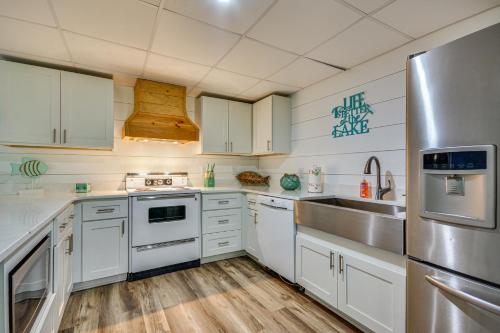 Badin Lake Cabin with Dock and 2-Story Boat Slip! - image 9