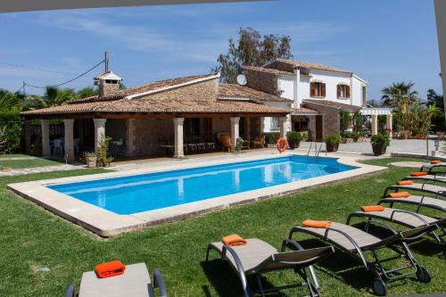 Villa room in Can Barretas