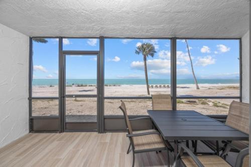 Pointe Santo E4 condo