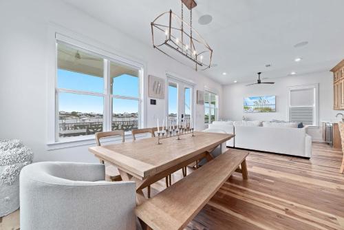 Harbor Haven at Yacht Harbor in Parasol Nyugat