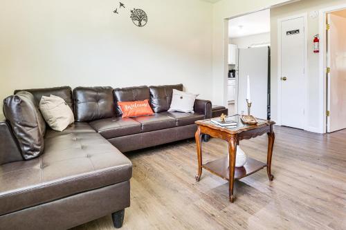 2 Mi to The Marketplace Spring Valley Apartment in 春谷