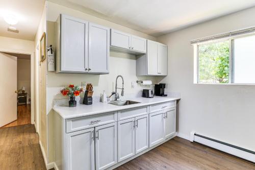 2 Mi to The Marketplace Spring Valley Apartment in 春谷