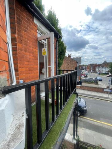 Stone Lodge 2 min Walk From Edgware Underground in Edgware