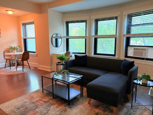 Modern 1BR Gem in Chicago - Kenwood 501 in Hyde Park