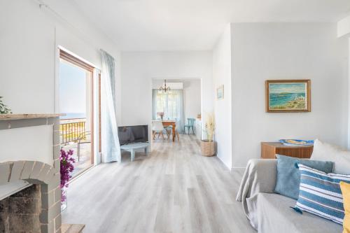 Villa Panorama, peaceful house - sea view in Chamolia (Attiki)