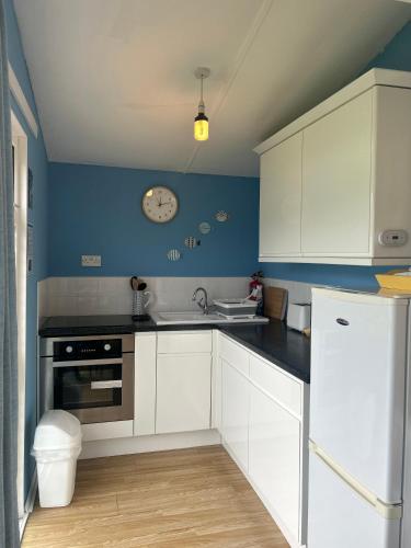 Vintage Coastal Chalet St Merryn 7 Bays in Padstow