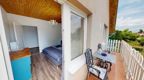Erkély/terasz, Álomház Apartman Balatonszabadi (Alomhaz Apartman Balatonszabadi) in Balatonszabadi