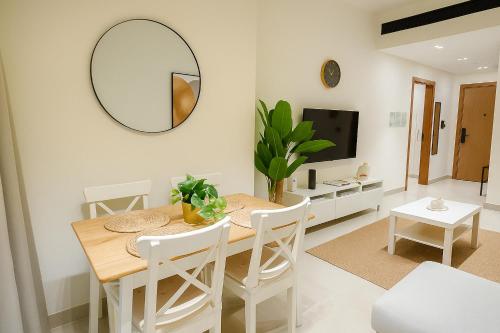 2BR Luxury Baby, Gym & Pool, Dubai (Foto 4)