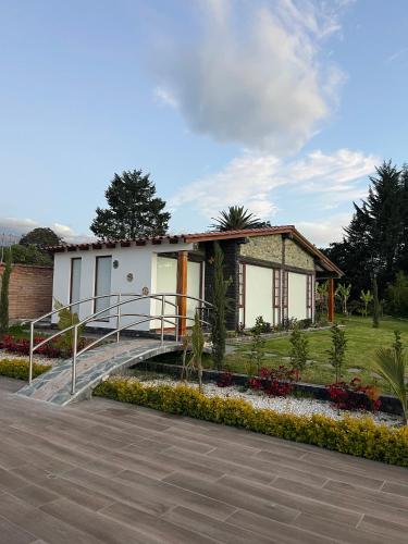 Quinta Elvira Rose in Čeca