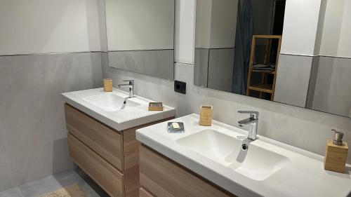 Home to Rosy in مارسالا