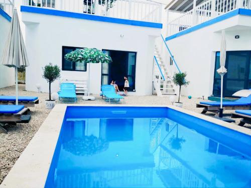 Sunshine Bungalow – khách sạn tại Schitu