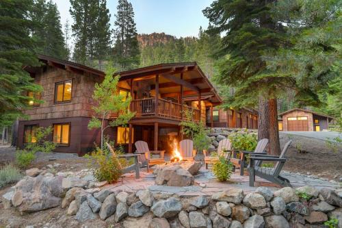 Big Chief River Retreat-Located on Truckee River