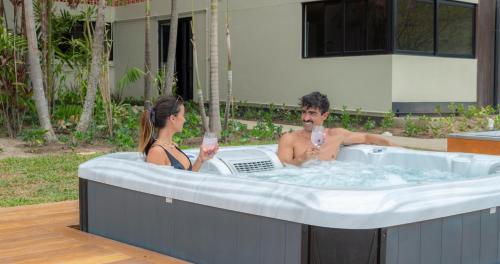 Hot tub, BEE Suites San Jose - Santa Ana in Santa Ana
