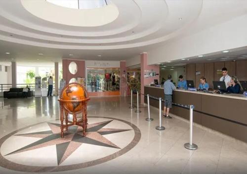 Lobby, Suite Luxo com Piscinas Quentinhas no Golden Dolphin Resort in Vila Franca