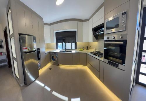 Giving Vibes Chalet in Al Jizah