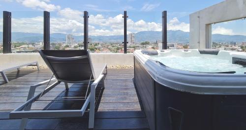 Hot tub, BEE Suites San Jose - Escalante near Estadio Ricardo Saprissa Ayma