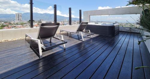 BEE Suites San Jose - Escalante near Estadio Ricardo Saprissa Ayma