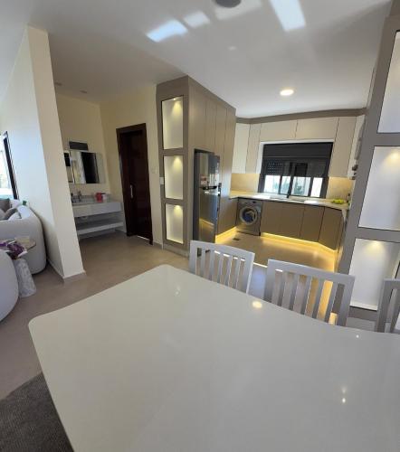 Giving Vibes Chalet in Al Jizah