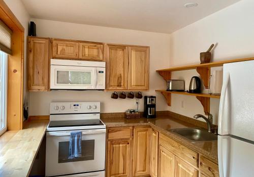 Talkeetna Wilderness Lodge & Cabin Rentals